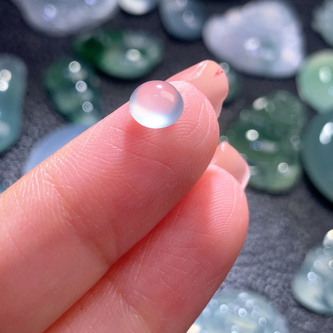 翡翠未镶嵌颈饰缅甸