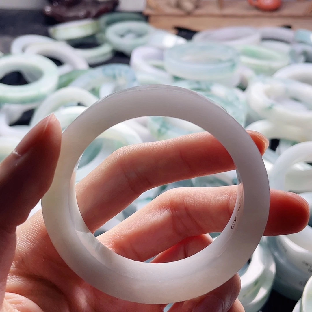 辰***锡定制翡翠未镶嵌A货