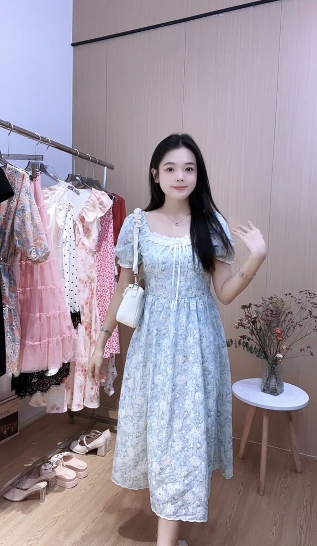 【小雅家】蓝色法式甜美复古绣花泡泡袖高腰夏季气质显瘦连衣裙