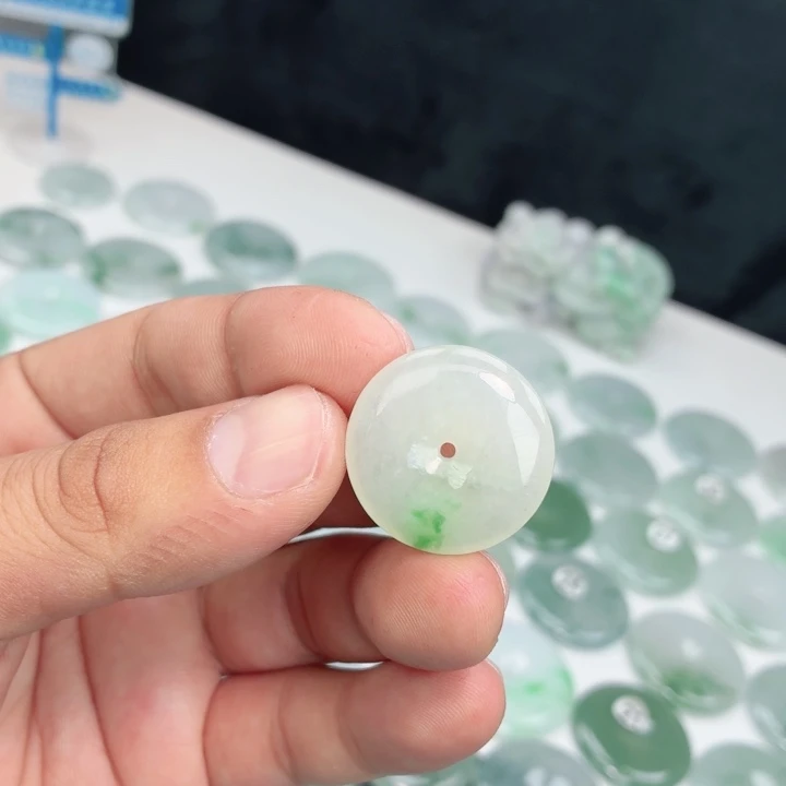 翡翠未镶嵌颈饰缅甸天然A货翡翠25-6.0