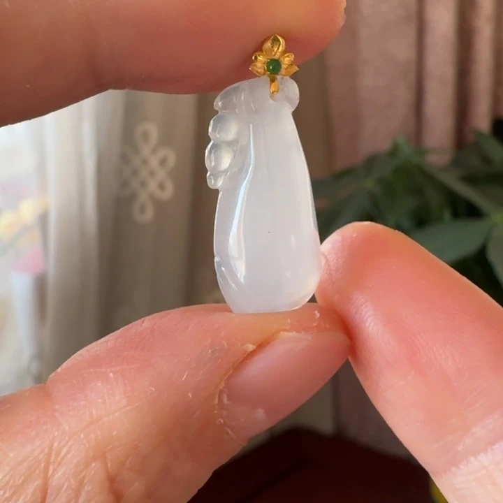 翡翠18K金镶嵌颈饰福瓜1