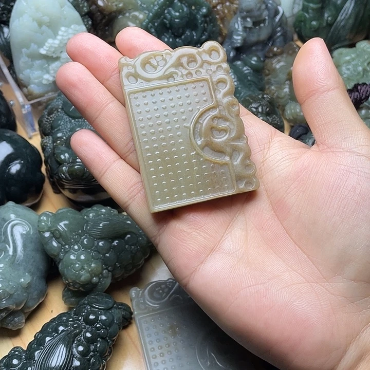 和田玉未镶嵌挂件