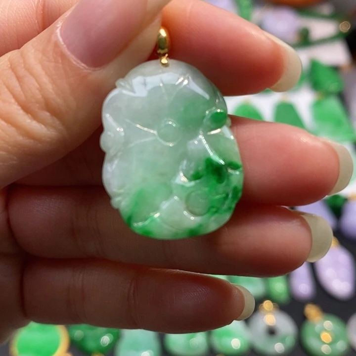 颈饰未镶嵌翡翠吊坠