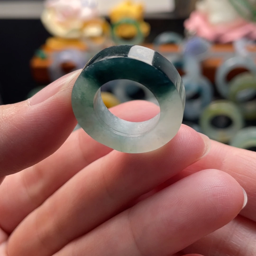 定制翡翠未镶嵌戒指