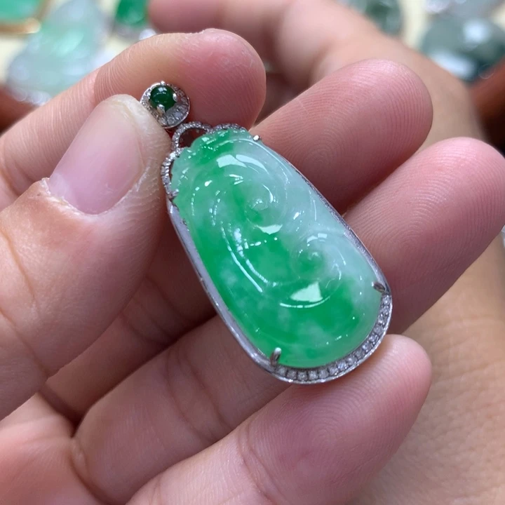 翡翠18K金镶嵌吊坠(不含链)