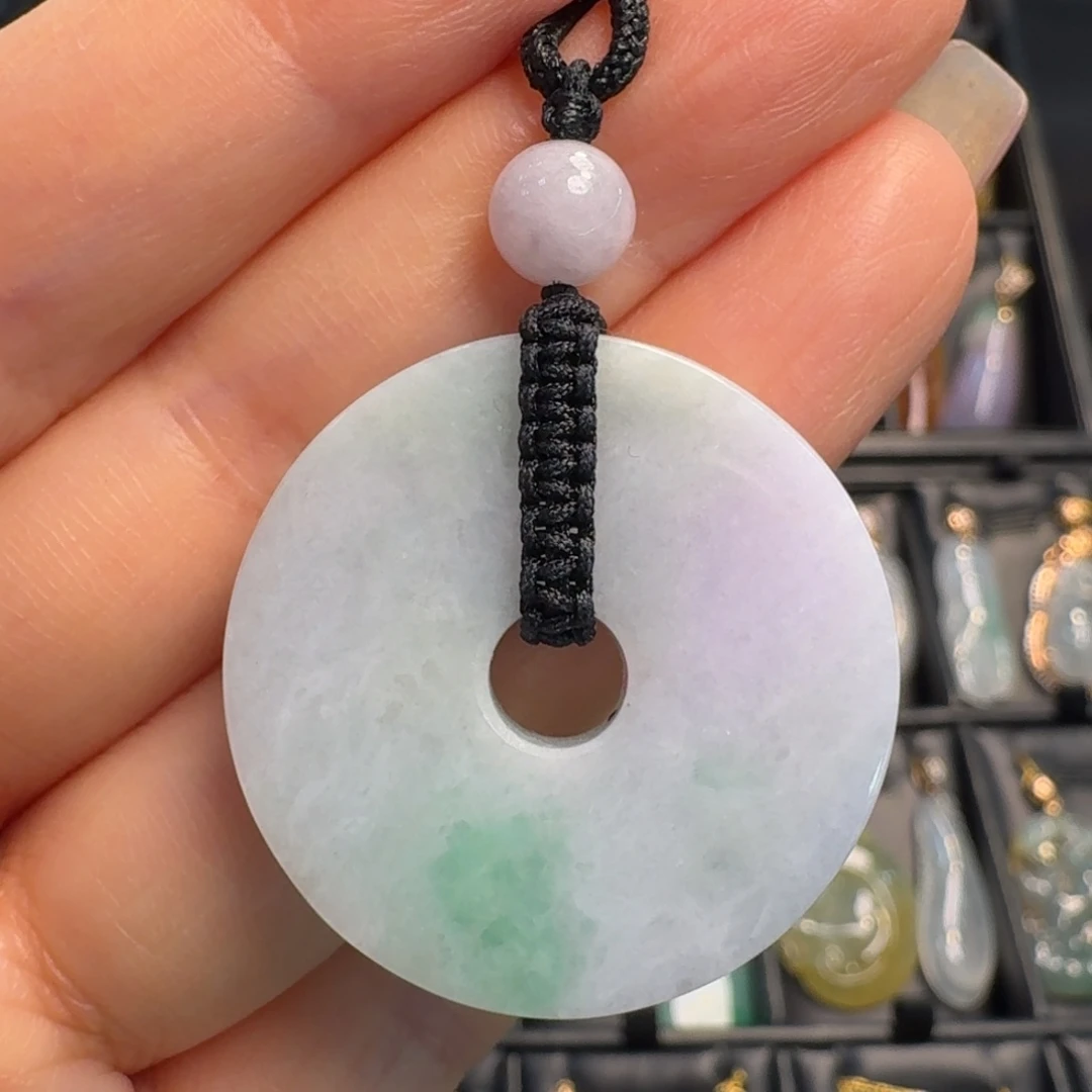 翡翠未镶嵌颈饰怀古