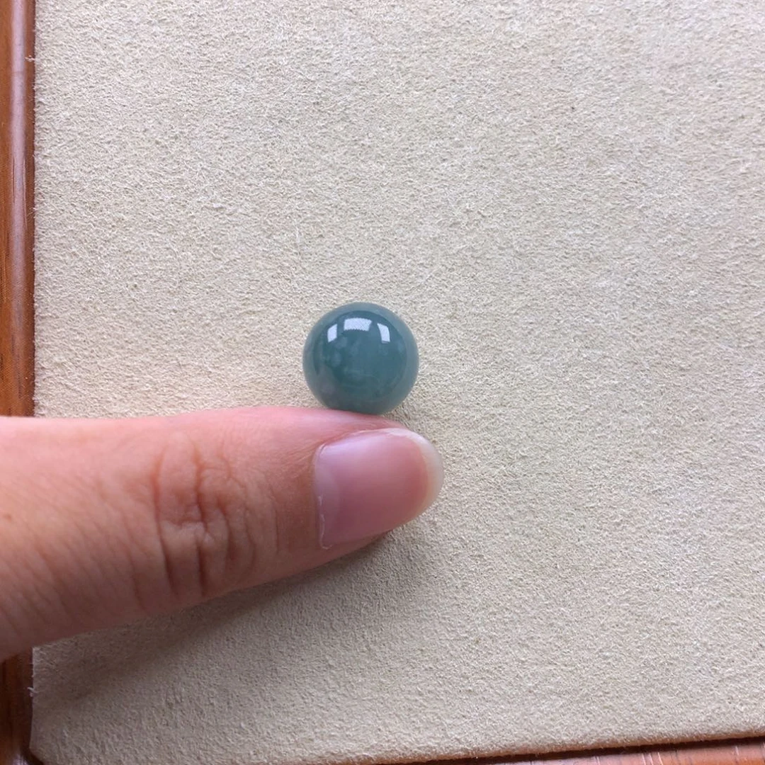 负***郑翡翠散珠危蓝卡12.8一颗