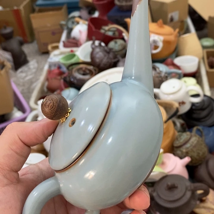 陶瓷艺术品及陶瓷壶