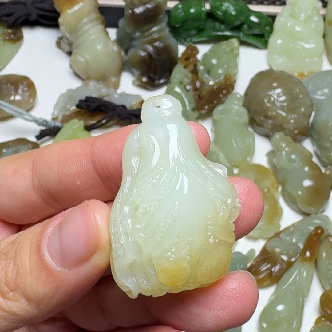 ~****和田玉未镶嵌颈饰