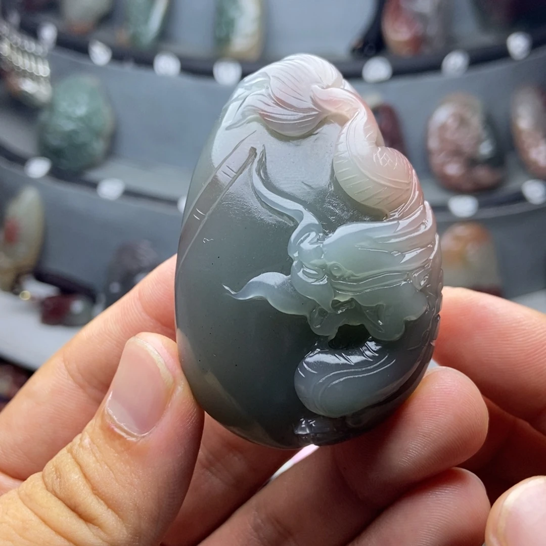 卡***克未镶嵌颈饰玛瑙/玉髓