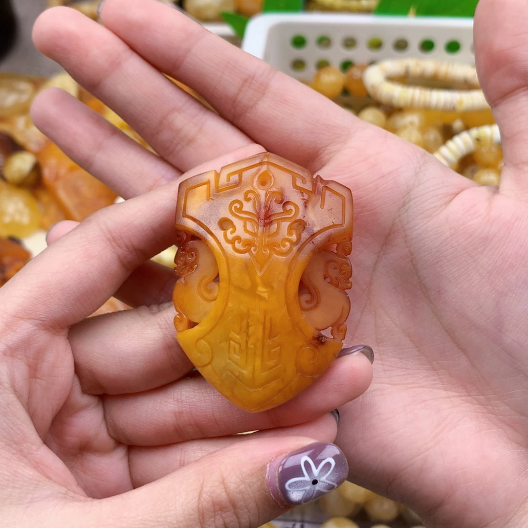 琥珀未镶嵌珠宝奇石