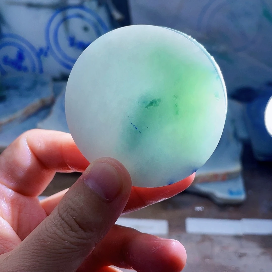 翡翠未镶嵌颈饰毛料19