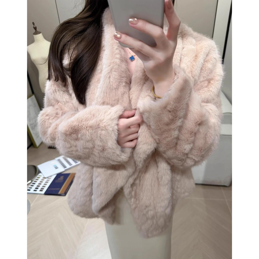 富家千金感温柔甜美毛毛外套女2025冬季新款翻领宽松保暖加厚大衣