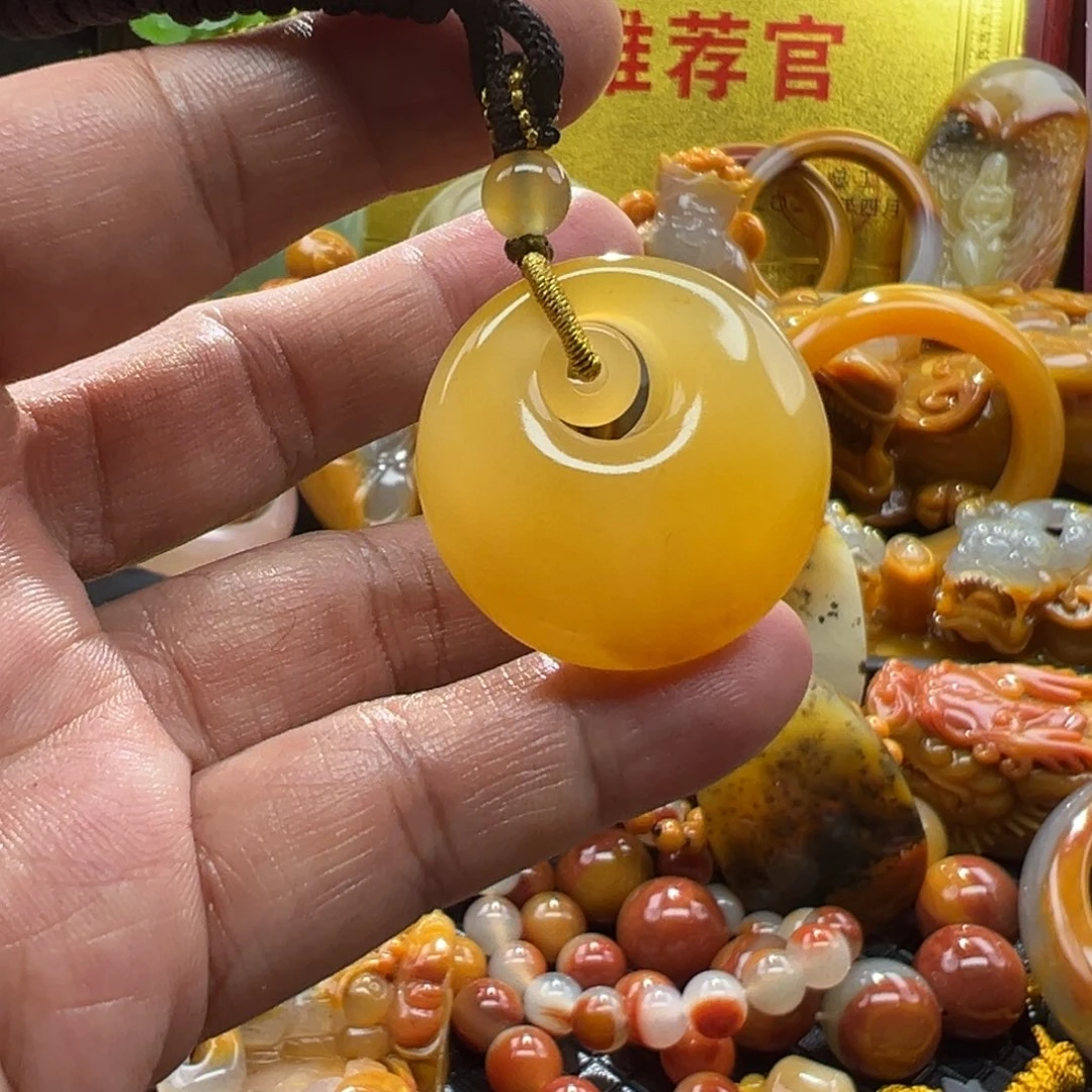 石英质玉未镶嵌颈饰