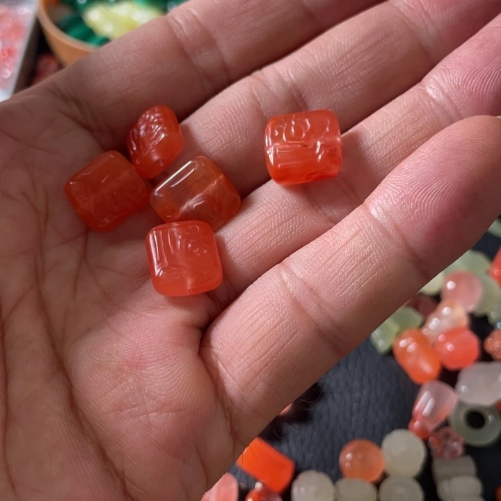 颈饰未镶嵌南红玛瑙