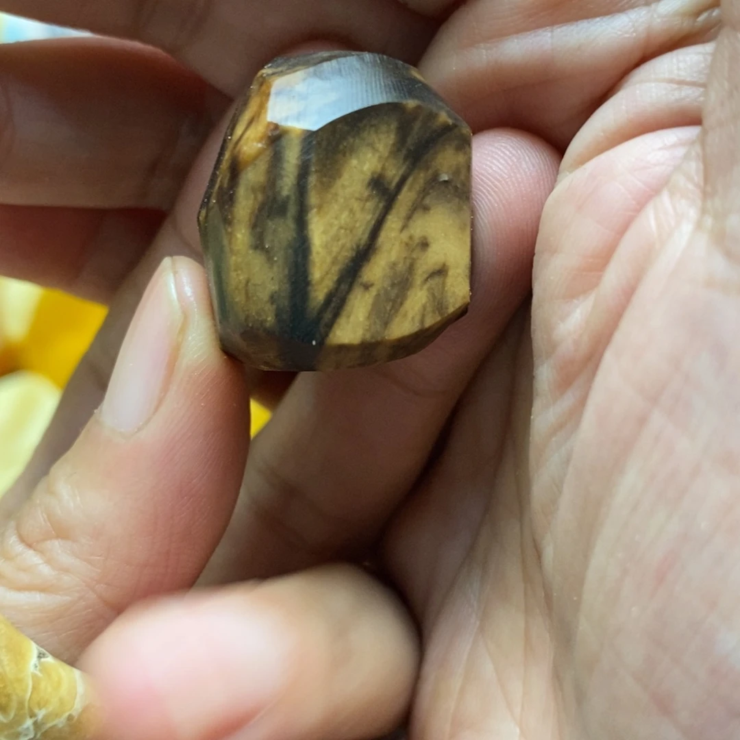 Z***1定制琥珀未镶嵌传世琥珀蜜蜡定制