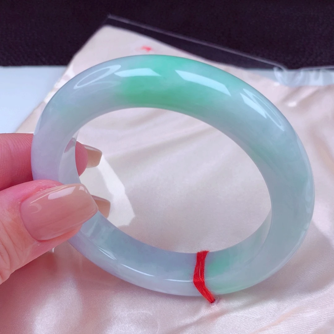 未镶嵌手镯翡翠手镯