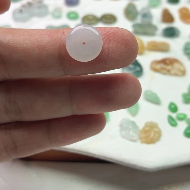 翡翠未镶嵌颈饰白色平安扣