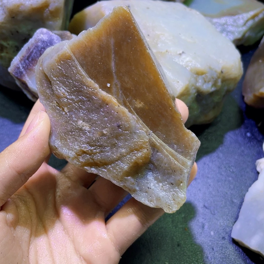 和田玉未镶嵌珠宝半成品