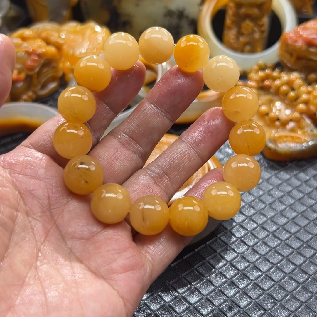 颈饰未镶嵌石英质玉