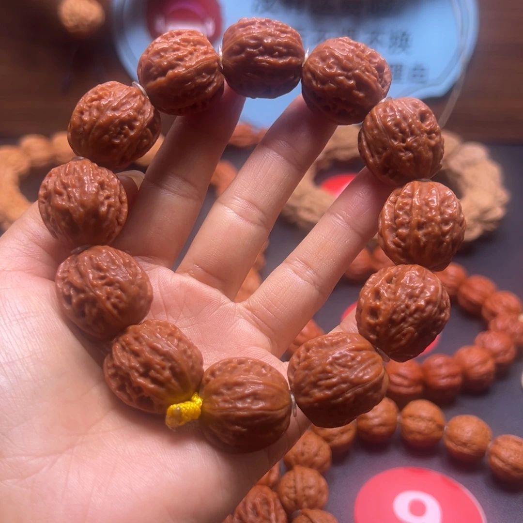 文玩核桃吊坠野生小核桃21左右