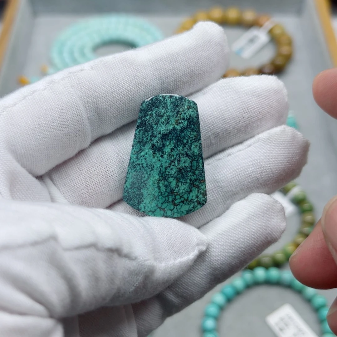 绿松石未镶嵌挂件