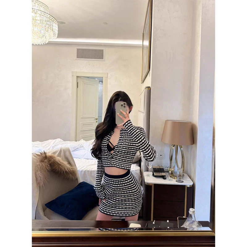 韩系御姐范休闲百搭设计感短款条纹长袖上衣高腰包臀半身裙套装女