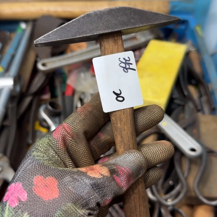 刘***生家用五金工具一个