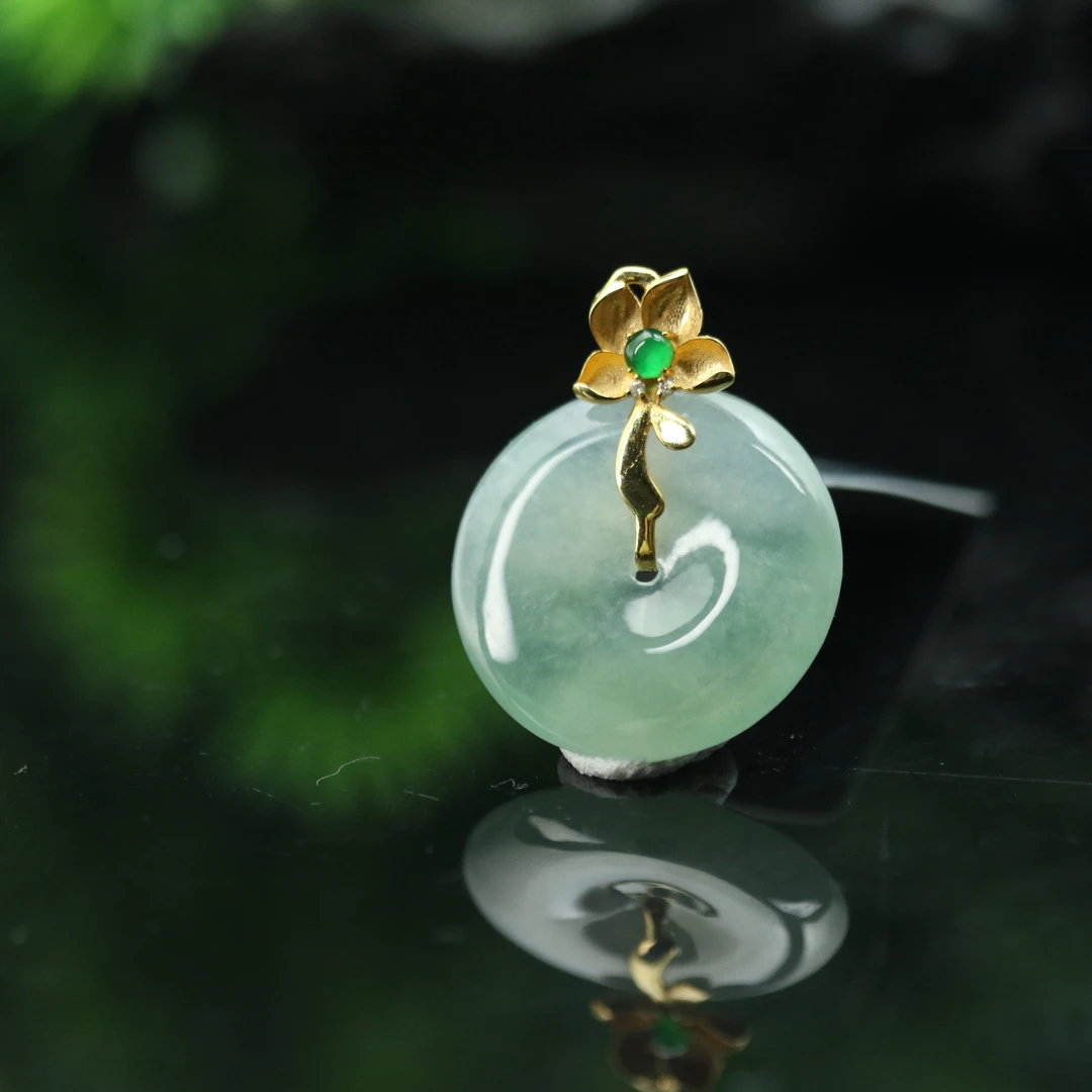 42天然缅甸翡翠A货18k平安扣吊坠/800312/上海嘉禾拍卖