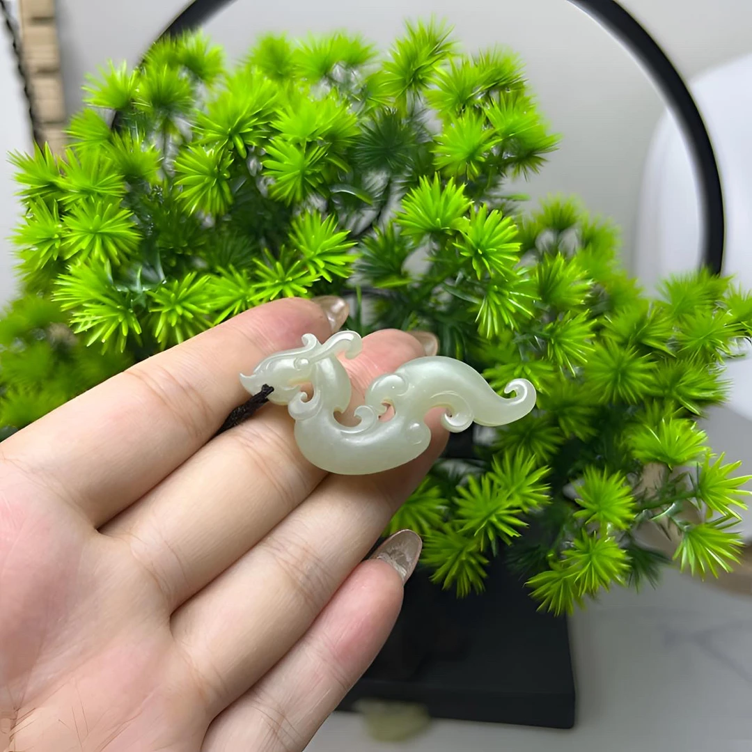 和田玉仿古龙佩纯手工双面挂坠复古韵味十足（微包容）