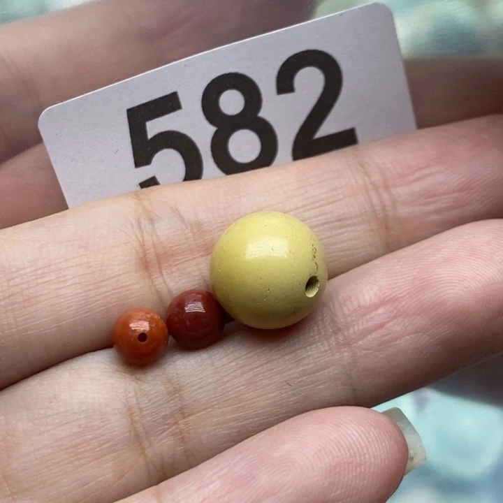 南红玛瑙未镶嵌珠宝奇石