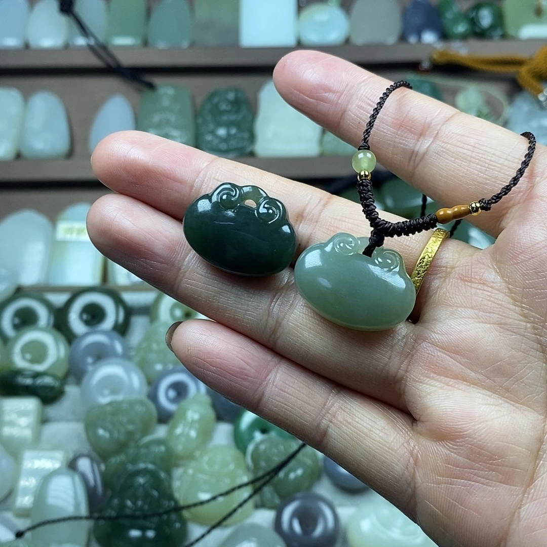 和田玉未镶嵌颈饰福袋多样性发1件