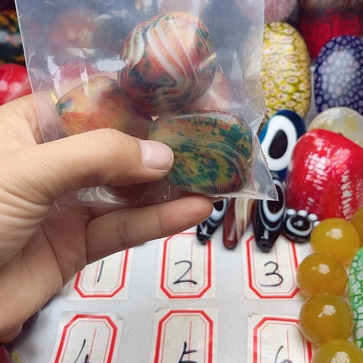 杭***生玛瑙/玉髓未镶嵌珠宝奇石