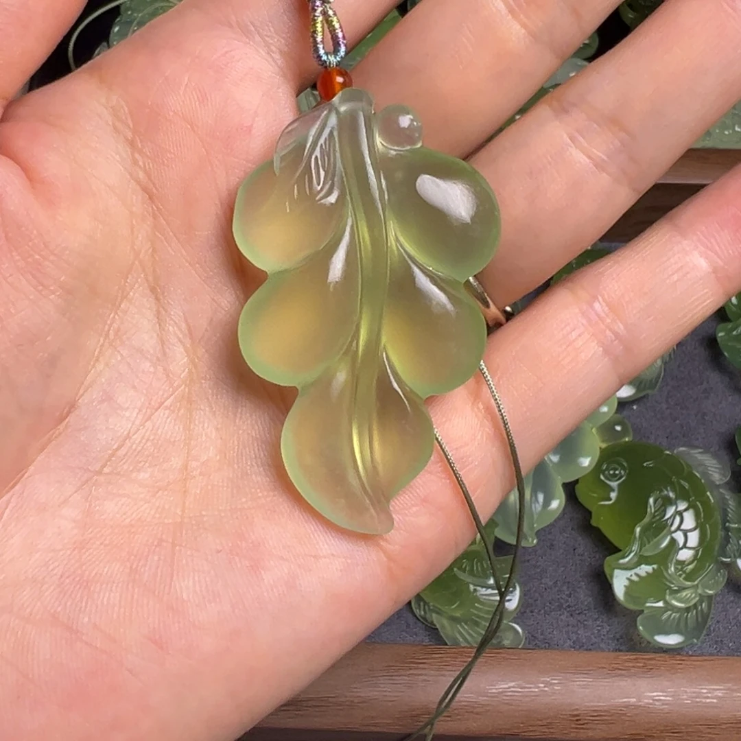 ****~未镶嵌蛇纹石玉颈饰
