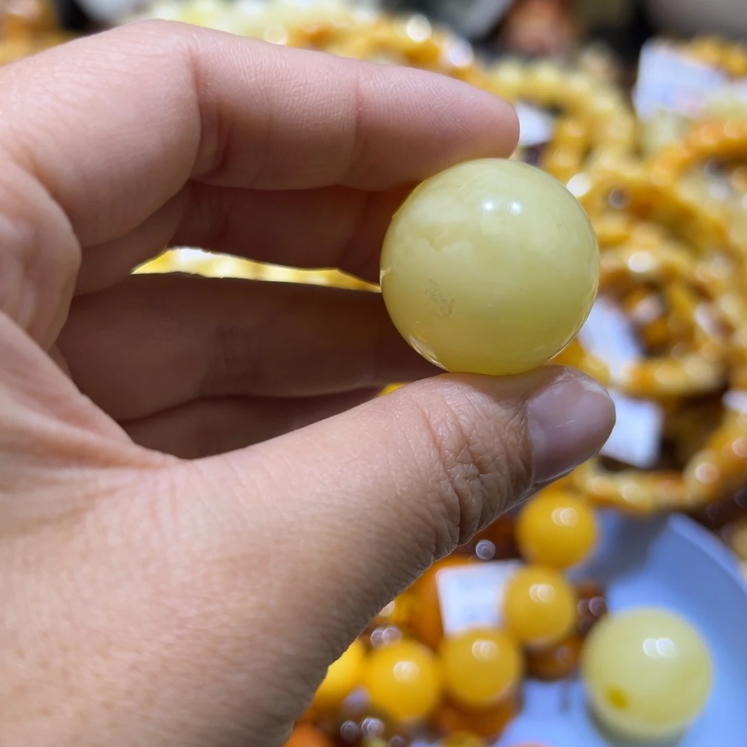 琥珀珠宝奇石未镶嵌