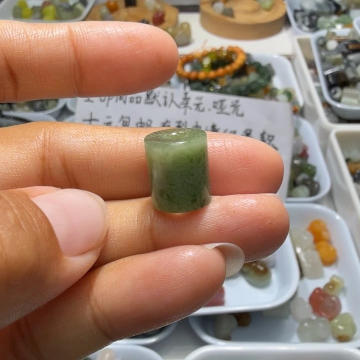 和田玉未镶嵌珠宝奇石