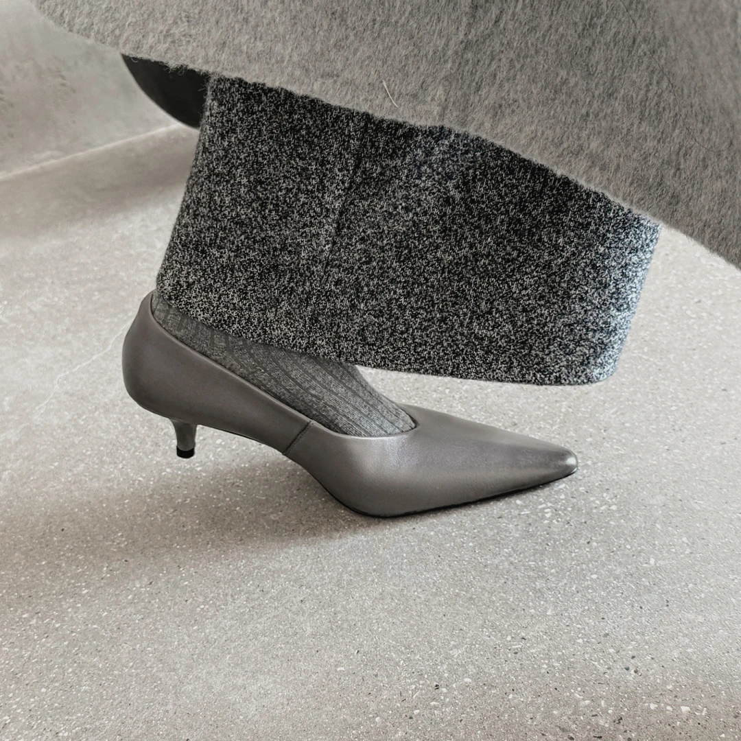 头层水洗小牛皮！气质灰色百搭小高跟鞋女2025新款尖头中跟单鞋女