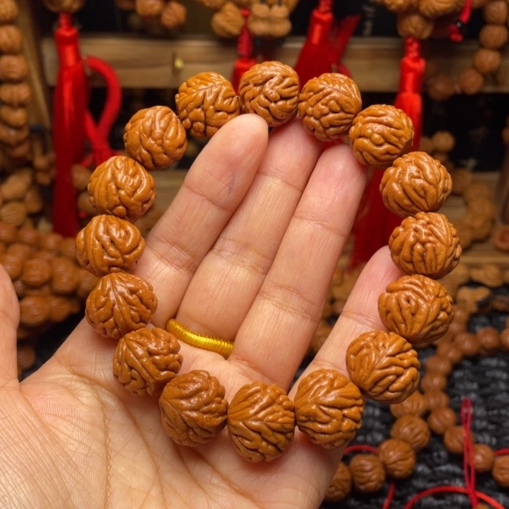 木质类龙纹桃枭挂件