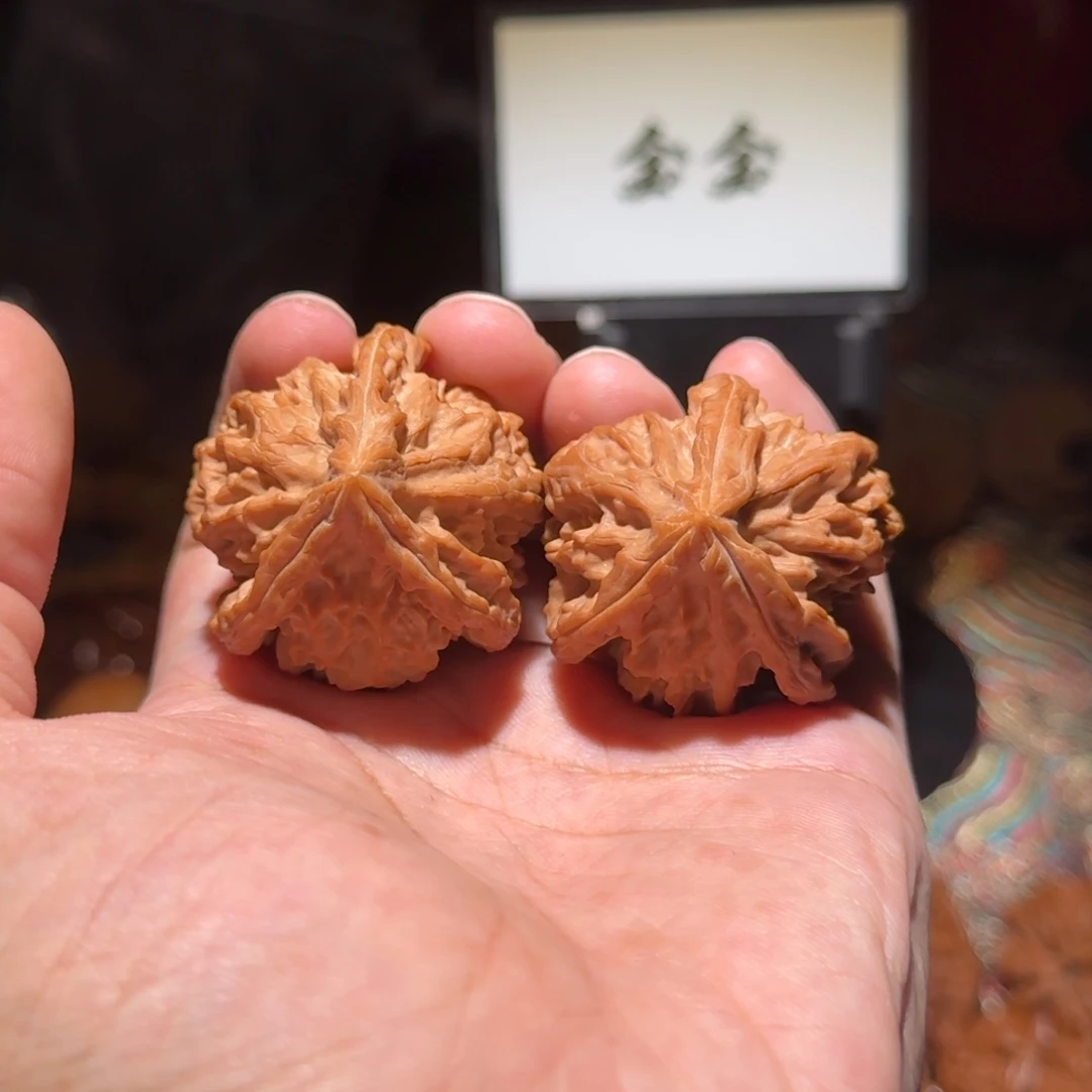 把件核桃1381大龙三棱，尺寸40 39 42