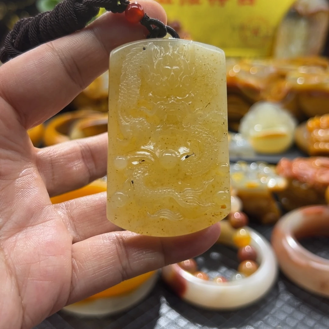 石英质玉未镶嵌颈饰