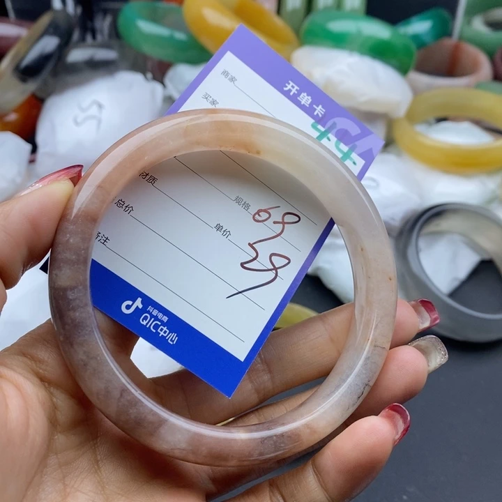 石英质玉手镯未镶嵌