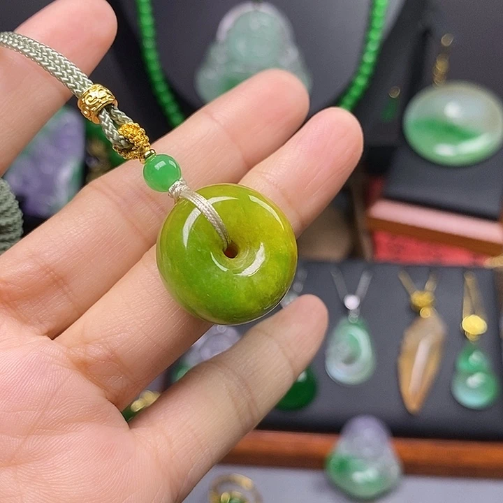吊坠(赠链)未镶嵌翡翠