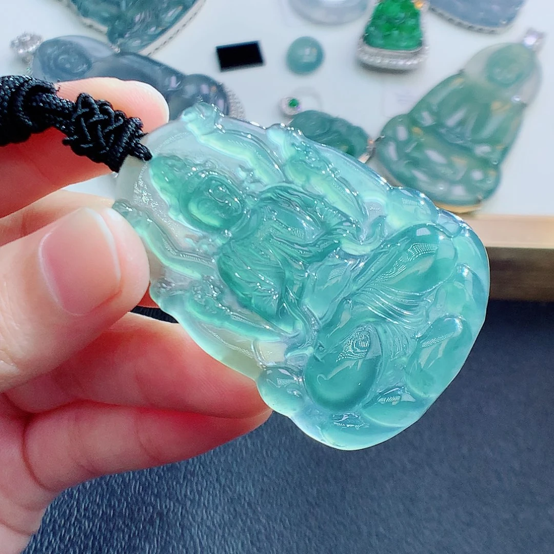 翡翠颈饰未镶嵌翡翠