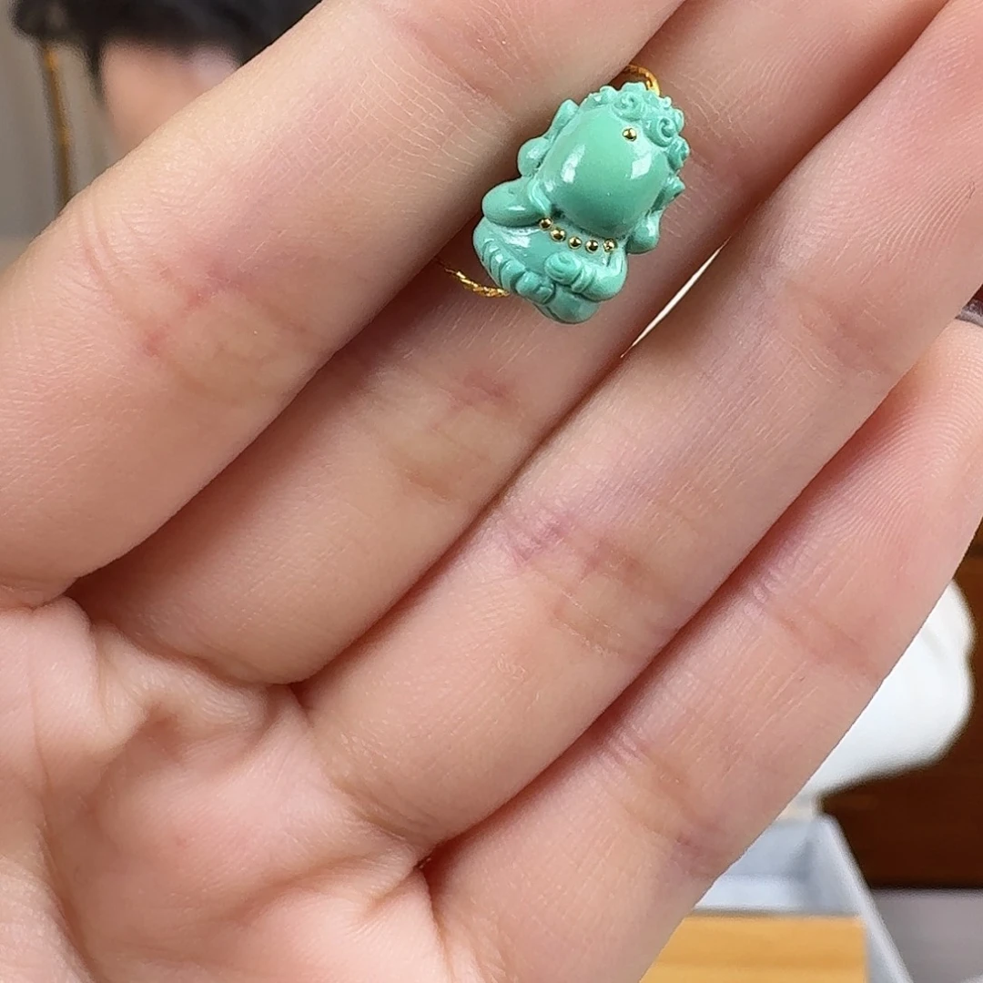 绿松石未镶嵌挂件