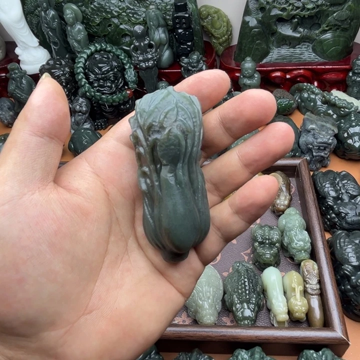 和田玉未镶嵌把件