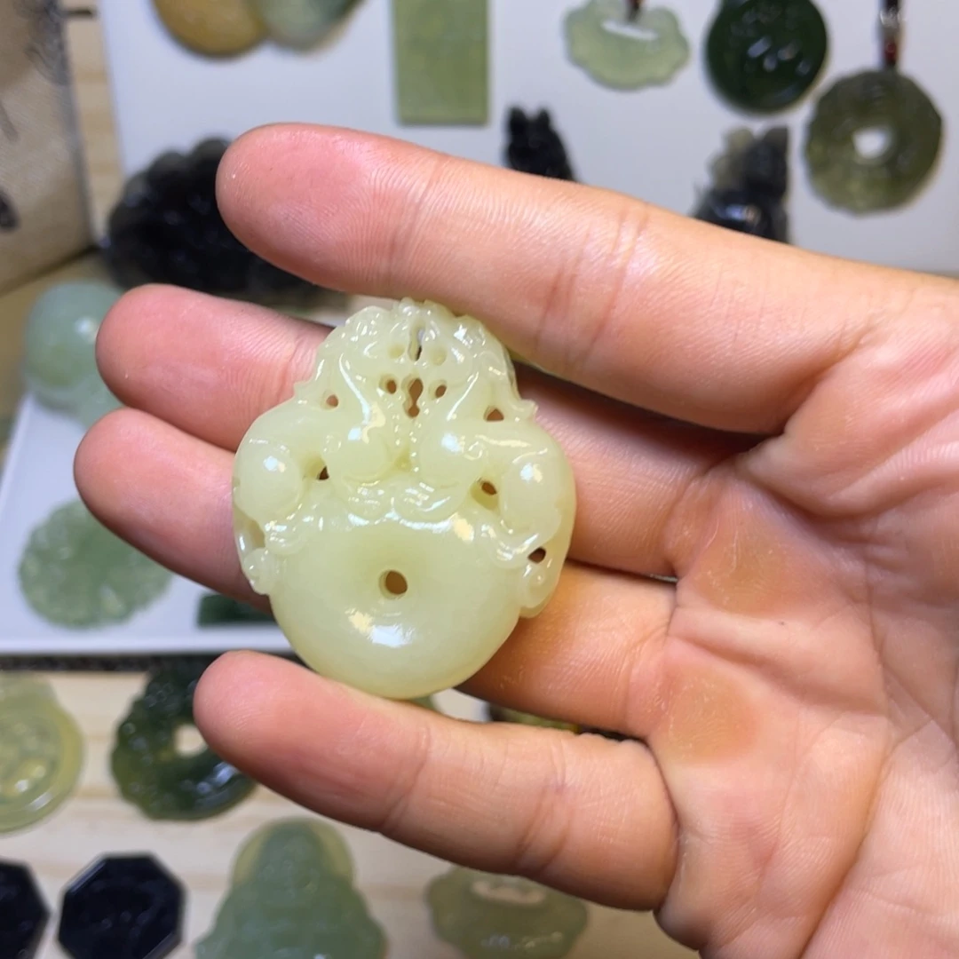 蛇纹石玉合金颈饰福利貔貅平安扣