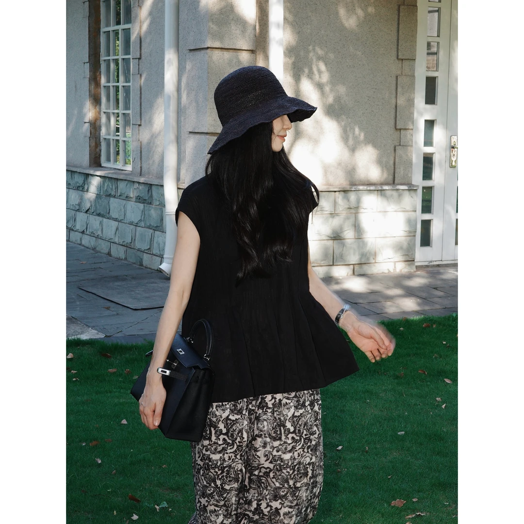 【LiuSanSan】黑色无袖上衣女夏季小众设计感别致显瘦衬衫2506077