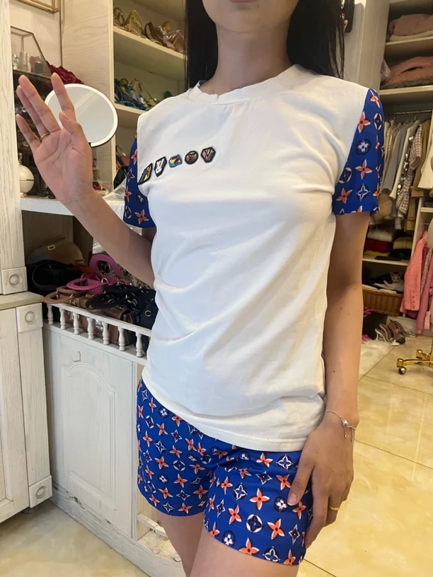 极简风时尚修身打底T恤抗皱短袖修身型圆领印花女款