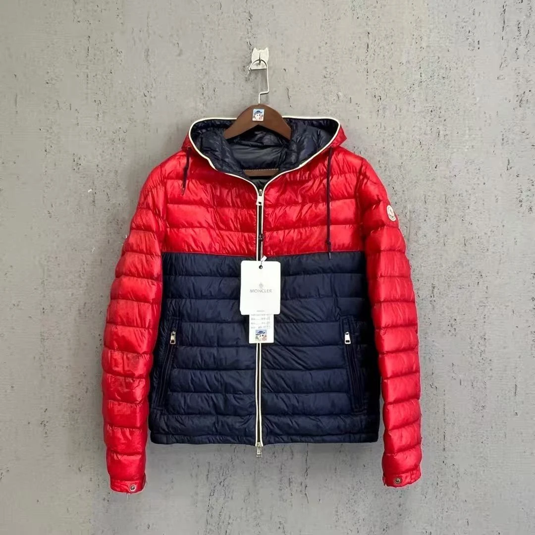 99新 MONCLER 藏青拼色羽绒服 2码