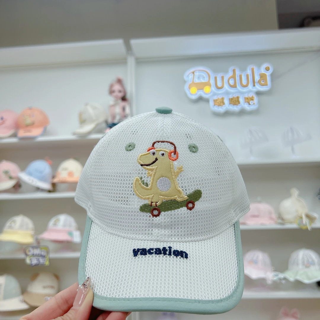 嘟嘟啦男休闲风女圆顶短檐弯檐夏季帽子宝宝浅黄白色小恐龙62407